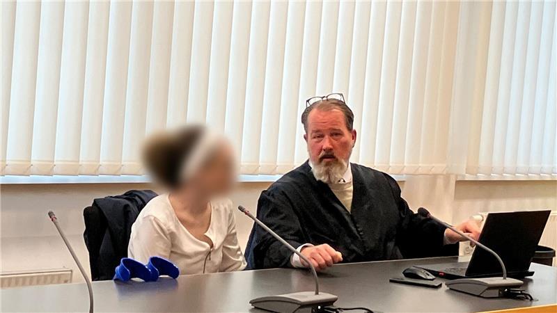 Das Gericht habe zudem die Unterbringung in der Psychiatrie angeordnet.