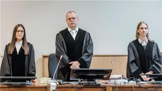 Das Gericht hat die Öffentlichkeit von dem Prozess ausgeschlossen.