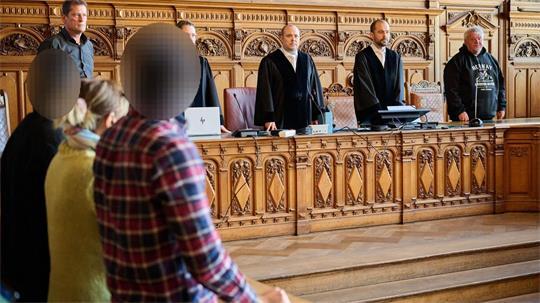 Das Gericht hat die beiden Angeklagten zu langen Haftstrafen verurteilt.