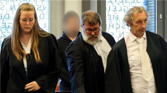 Das Gericht stellte die besondere Schwere der Schuld fest.