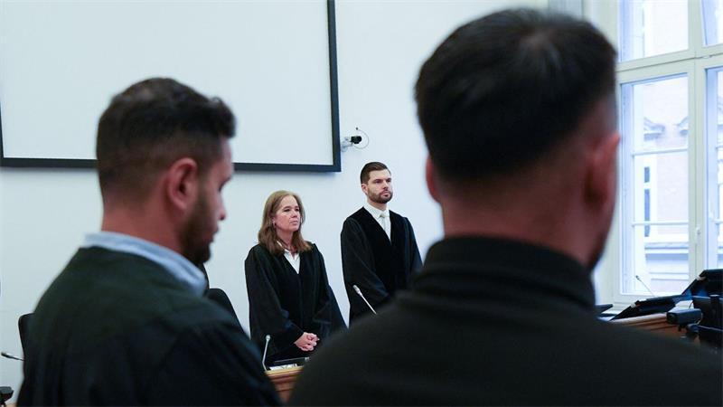 Raser in Hamburg baut tödlichen Unfall – wegen Mordes verurteilt Das Gericht verurteilt den 18-jährigen Unfallfahrer zu einer Jugendstrafe von sieben Jahren.