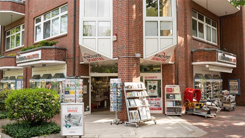 Foto Schattke schließt - gute Argumente statt Emotionen beim Chef Das Geschäft Zwischen den Brücken in Buxtehude.