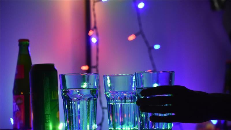 Das bringt das Verbot für Lachgas und K.o.-Tropfen Das Gesetz regelt auch Beschränkungen für die Chemikalien Gamma-Butyrolacton (GBL) und 1,4-Butandiol (BDO). Sie sind als K.-o.-Tropfen bekannt. (Archivbild)