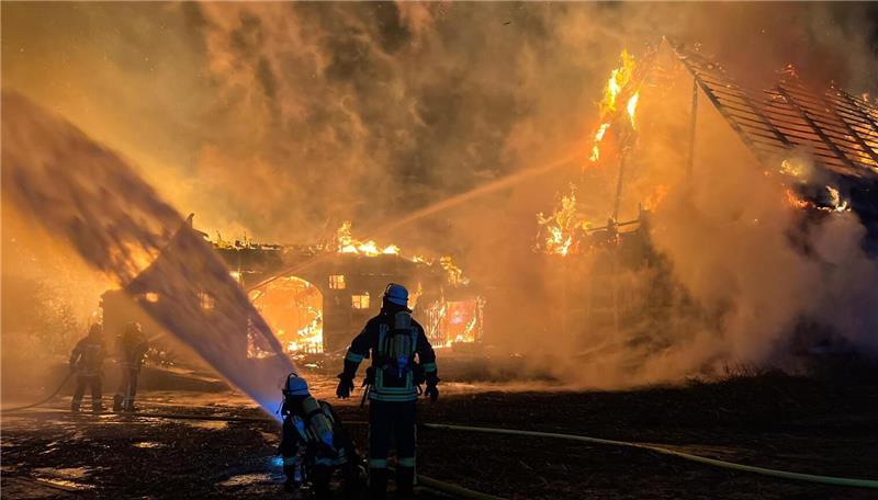 Das Großfeuer in Dollern in der Nacht zu Donnerstag.