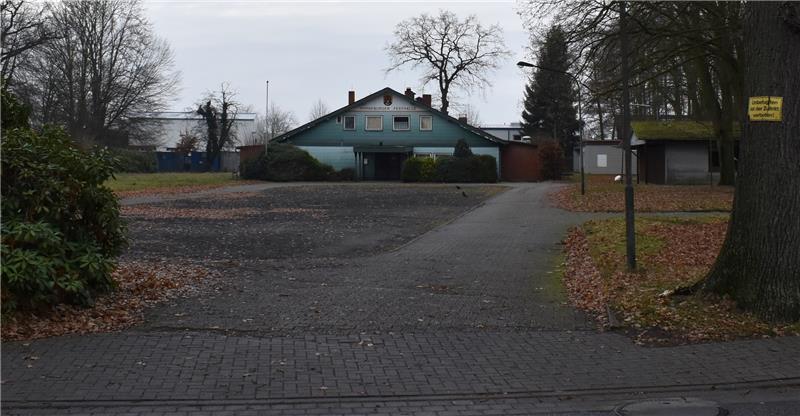 Das Grundstück ist verkauft: Die marode Festhalle des Schützenvereins Horneburg wird im nächsten Jahr abgerissen, Ende 2019 will die Samtgemeinde Horneburg mit dem Bau des neuen Feuerwehrgerätehauses beginnen.   Foto Vasel