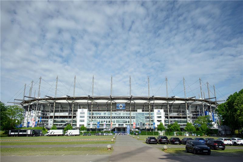 HSV gibt Nachwuchsstürmer Beleme einen Profivertrag Das Hamburger Volksparkstadion. Foto: Gregor Fischer/dpa