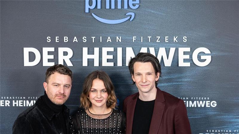 Das Hauptdarsteller-Trio von „Der Heimweg“ bei der Premiere in Berlin.
