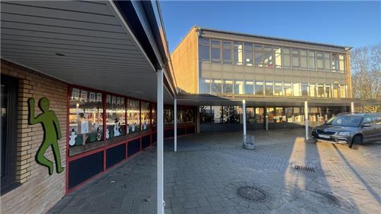 Das Hauptgebäude der Stieglitzschule könnte saniert werden, das würde aber sehr teuer werden. Ob das auch wirtschaftlich ist, ist unsicher.