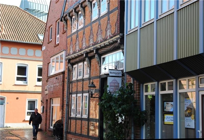 Das Haus in der Fischerstraße 3, das dem Heimatverein gehört, wurde 1553 als Wohnhaus eines ackerbürgers und Fuhrmanns erbaut und zuletzt als Restaurant betrieben. Jetzt steht es leer. Ob es verpachtet oder verkauft wird, soll in Ruhe entsc