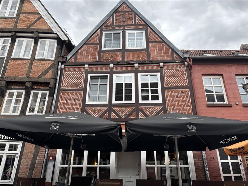 Zu Gast bei Toni de Angelis: Das schmeckt Stades erstem Italiener Das Haus in der Salzstraße 21 steht aktuell zum Verkauf. Seit 2002 betreibt Antonio de Angelis das La Via del Sale im Erdgeschoss.