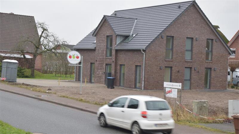 Das Haus mit vier kleinen Wohnungen in Mittelnkirchen wurde im Laufe der Planung gedreht.