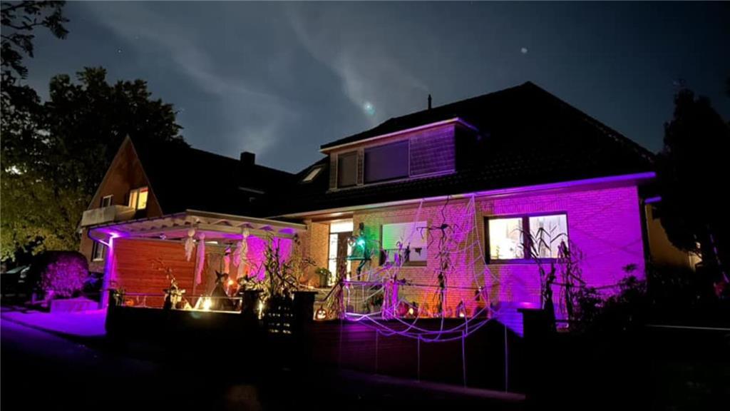 Das Haus von Fabian aus Stade ist in schauriges Licht getaucht.