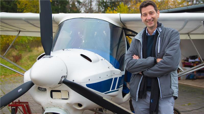 Das Hurricane von oben: Dieser Mann fliegt jedes Jahr übers Festival Das Herz des Lauenbrücker Immobilienmaklers Julian von Bothmer schlägt fürs Fliegen und fürs Hurricane-Festival.