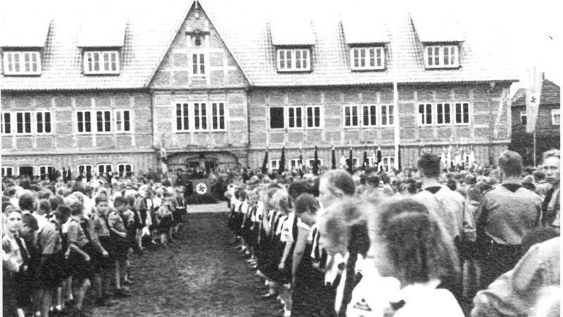 Das Hitlerjugend-Heim bei der Einweihung 1940. Heute ist es das Freizeithaus.