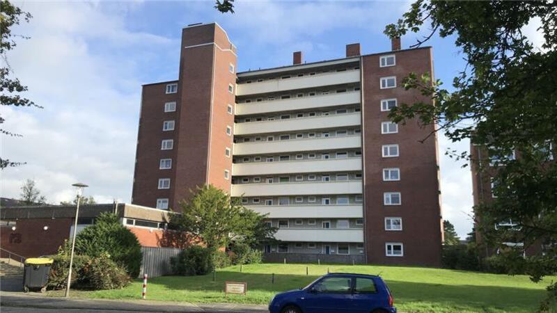 Das Hochhaus im John-Brinckman-Weg 5 ist das wohl auffälligste der Alpha Real Estate-Immobilien im Stadtteil.
