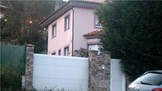 Das „Horrorhaus“ liegt in Fitoria am Stadtrand von Oviedo. (Archivbild)