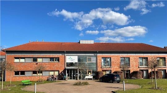 Das "Huus Ihlienworth" (Archivfoto) verfügt - ebenso wie die Einrichtung in Hemmoor-Basbeck - über Platz für rund 60 Bewohnerinnen und Bewohner.