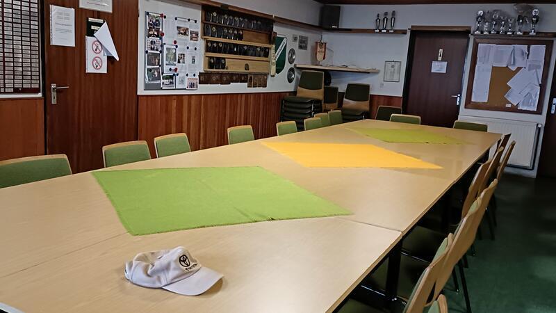 Das Innere des Vereinshauses bietet Platz für 80 Personen. Einen Nachfolger zu finden wird immer unwahrscheinlicher.