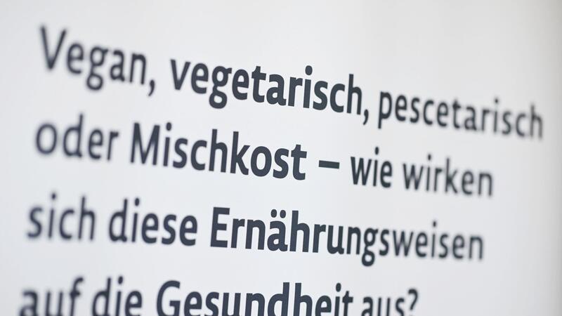 Forschung zu Fleischverzicht, Fleischersatz und Fitness Das Internet ist voll von vermeintlichen Erkenntnissen darüber, wie sich Ernährungsstile auf den Körper auswirken - nun soll eine Studie Fakten liefern.