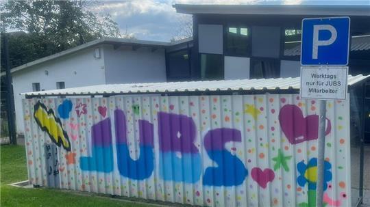Das Jubs an der Jahnstraße ist ein wichtiger Anlaufpunkt für junge Leute in Harsefeld. Im November findet ein besonderer Flohmarkt hier statt.