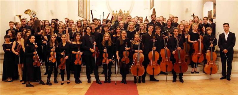 Das Jugend-Sinfonie-Orchester während der Reise durch Italien. Foto: Juergen Schmerberg;