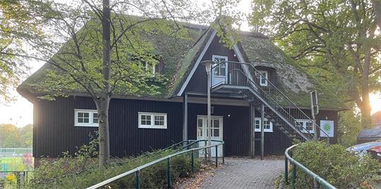 Das Jugendgästehaus steht in der Nähe des Jahnstadions.