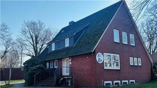 Das Jugendzentrum in Gnarrenburg: In der kommunalen Einrichtung soll es zur Vergewaltigung einer 14-Jährigen gekommen sein. Noch ermittelt die Stader Staatsanwaltschaft, was im Juni 2025 hier passiert ist.