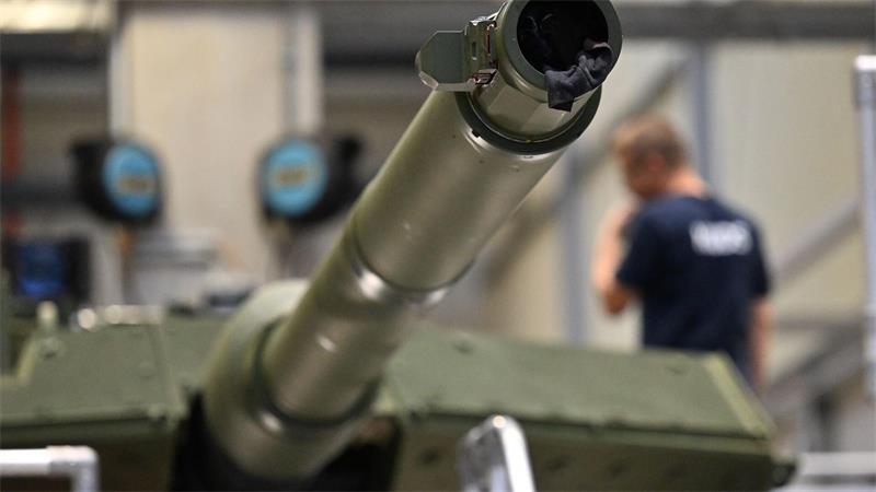 Das Kanonenrohr eines Leopard-Panzers von KNDS. 