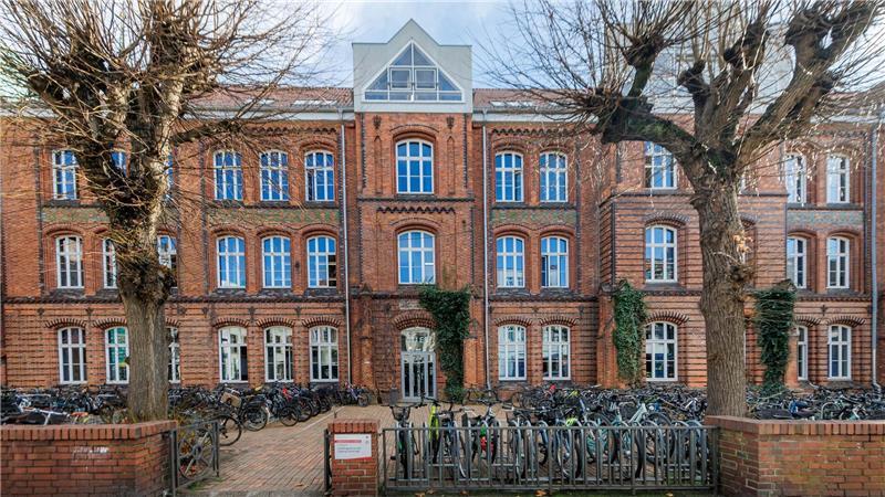 Das Katharineum hat in den Jahrhunderten zahlreiche später berühmte Persönlichkeiten als Schüler ausgebildet. 