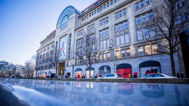 Das Kaufhaus des Westens (KaDeWe) in Berlin.