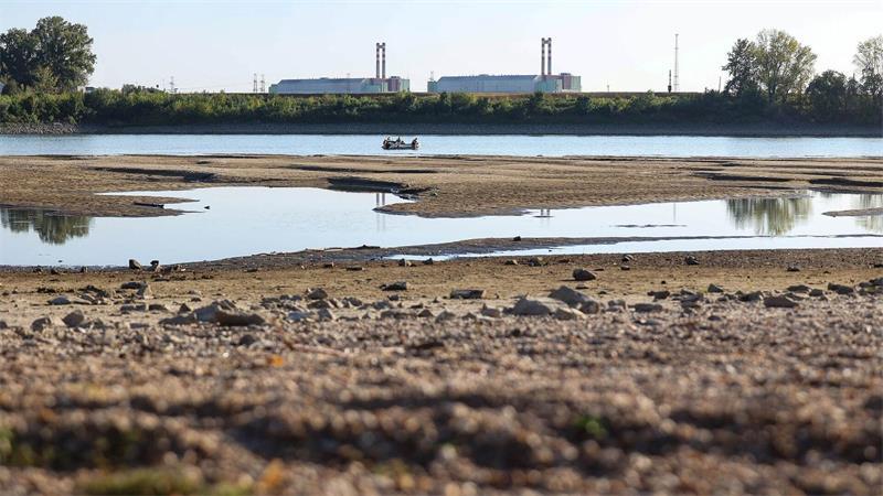 Das Kernkraftwerk MVM Paks, das aufgrund extrem niedriger Wasserstände an der Donau komplett abgeschaltet werden musste.