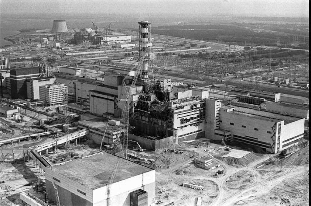 Das Kernkraftwerk Tschernobyl ist in einer Luftaufnahme zu sehen, die die Schäde...
