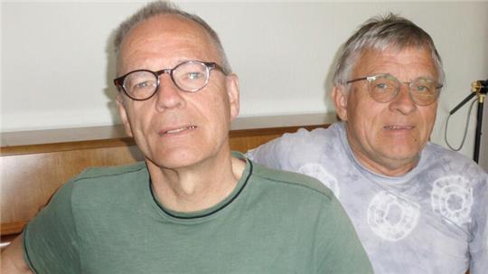 Das Klavier-Duo Ulrich und Sönke Martensen spielt Bekanntes und Eigenes im Kulturforum am Hafen.