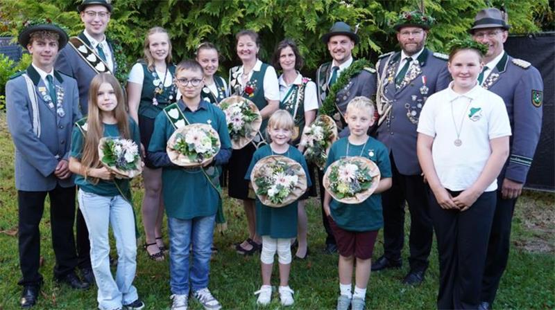 Das Königshaus Schüttdamm-Isensee mit König Hinnerk Wörmcke und Königin Silke von Schassen.