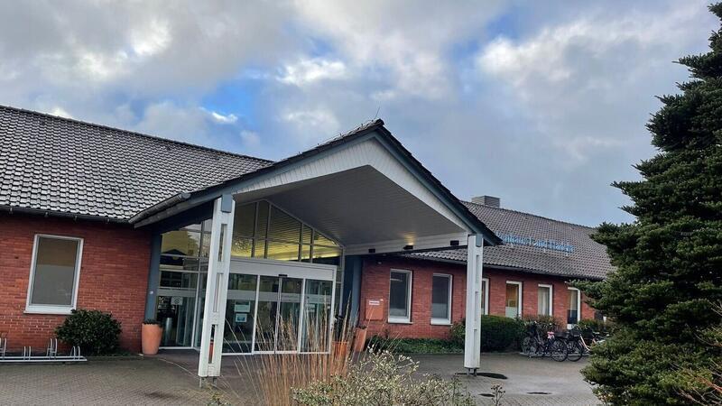 Klinik Land Hadeln: Keine Honorarkräfte mehr in der Pflege Das Krankenhaus Land Hadeln in Otterndorf.