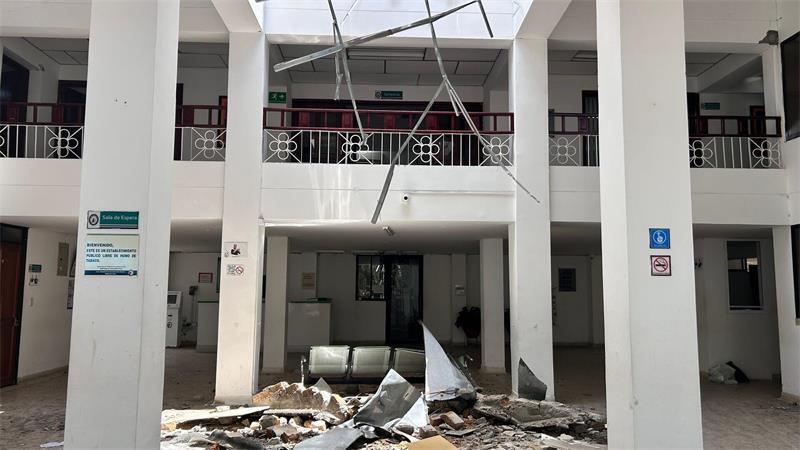 Das Krankenhaus nach dem Erdbeben. 