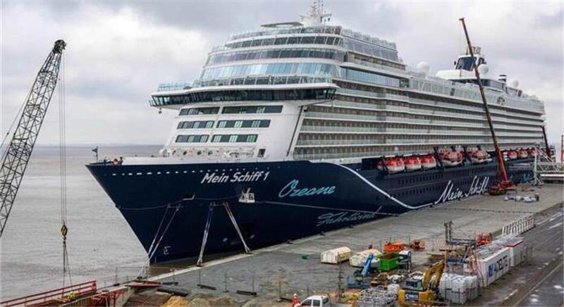 Tui Cruises streicht Hafen aus gebuchten „Mein Schiff“-Reisen Das Kreuzfahrtschiff „Mein Schiff 1“, hier an der Columbuskaje in Bremerhaven, muss bei einigen Fahrten eine Änderung der Route in Kauf nehmen.