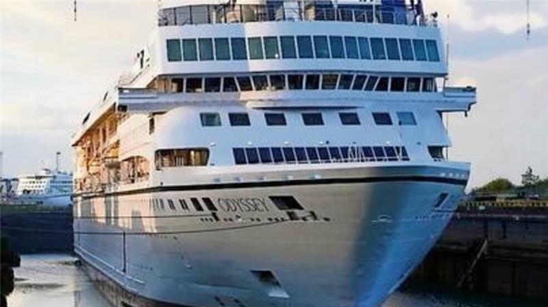 Drei-Jahre-Kreuzfahrt jäh gestoppt, aber Liebesglück an Bord Das Kreuzfahrtschiff „Odyssey“ liegt nach technischen Problemen auf Reede vor Belfast – ein holpriger Start in die geplante dreijährige Weltreise.