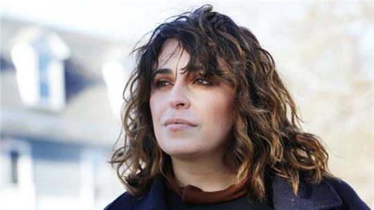 Das Kunsthaus Stade lädt ein zu einem „Artist Talk“, einem Live-Online-Gespräch mit der Künstlerin Marinella Senatore.