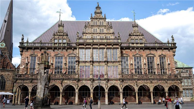 Das Land Bremen will eine Steuer auf Einweggeschirr einführen. (Archivbild)