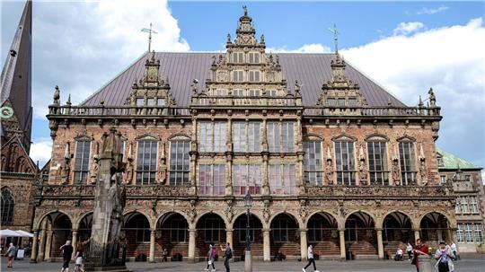 Das Land Bremen will eine Steuer auf Einweggeschirr einführen. (Archivbild)