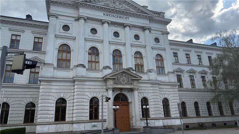 Das Landesgericht Wiener Neustadt ist Schauplatz des Prozesses rund um das mutmaßliche Swift-Attentat.