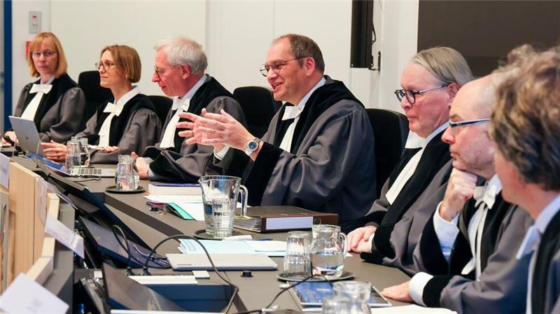Verfassungsgericht prüft schwarz-grünen Haushalt Das Landesverfassungsgericht verhandelt über eine Haushaltsklage von SPD und FDP.