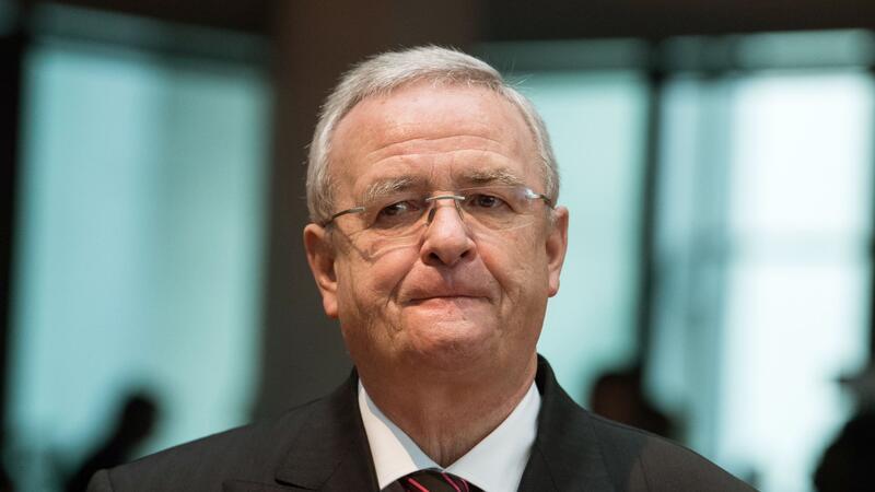 Strafverfahren gegen Ex-VW-Chef Winterkorn geht weiter Das Landgericht Braunschweig hat das Verfahren gegen Martin Winterkorn wegen des Verdachts der Marktmanipulation wieder aufgenommen.
