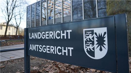 Das Landgericht Lübeck ordnet die Unterbringung einer 28 Jahre alte Frau nach einer tödlichen Brandstiftung in einem psychiatrischen Krankenhaus an. (Symbolfoto) 