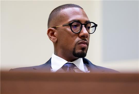 Das Landgericht München I hatte den heute 35-jährigen Boateng wegen Angriffen auf seine Ex-Freundin in einem Karibik-Urlaub in zweiter Instanz zu einer Geldstrafe von 120 Tagessätzen zu je 10.000 Euro verurteilt - insgesamt 1,2 Millionen Euro.