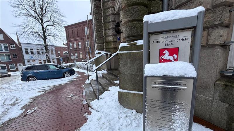 Das Landgericht in Stade - hier beginnt der Prozess gegen den Familienvater aus der Gemeinde Wurster Nordseeküste.