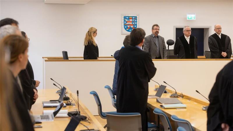 Urteil nach Auftragsmord in Thüringen vor fast 21 Jahren Das Landgericht verhängte zweimal lebenslang und sprach einen Angeklagten frei. (Archivbild)