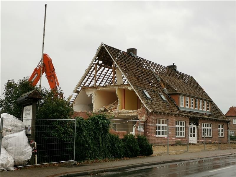 Das Landhaus in Hammah weicht einem Vollsortimenter und einem Pflegeheim. Foto: Lüneburg