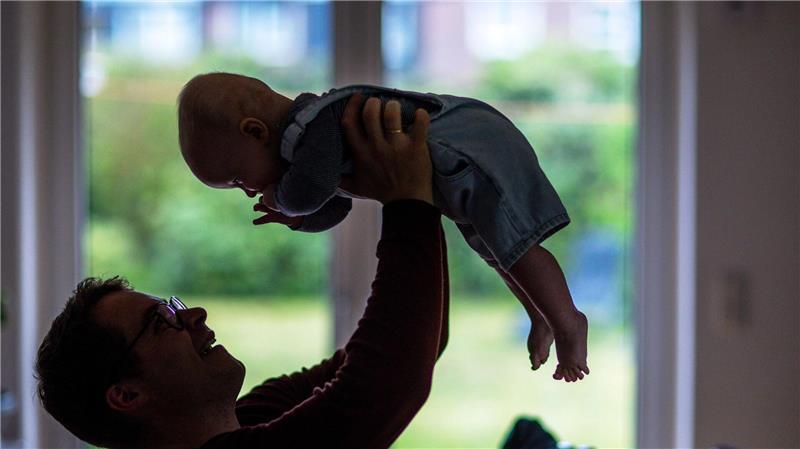 Das Leben hat verschiedene Phasen - das spiegelt sich auch im Gehirn wider. (Archivbild)